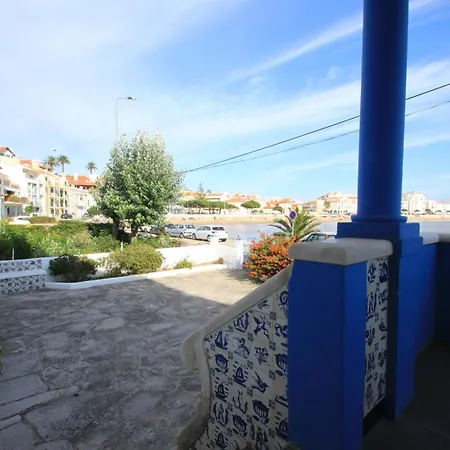 Casa Do Cais De *